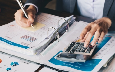 CPA professional performing financial analysis for Individual tax preparation services in Billings, Montana